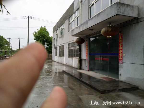 A8303 青浦區(qū)白鶴工業(yè)園區(qū)騰富路3400平方米獨(dú)門獨(dú)院廠房出租 可分割 另有6600平場(chǎng)地出租